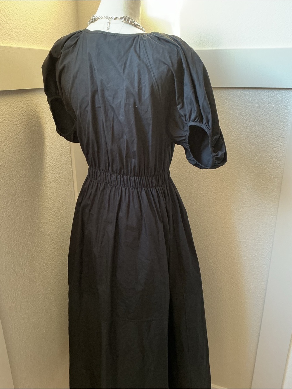 Black Puff-Sleeve Midi Dress with Elastic Waist - Picture 5 of 11